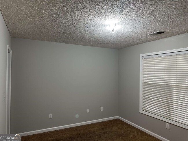 Building Photo - 6180 S Glenn Forest SW