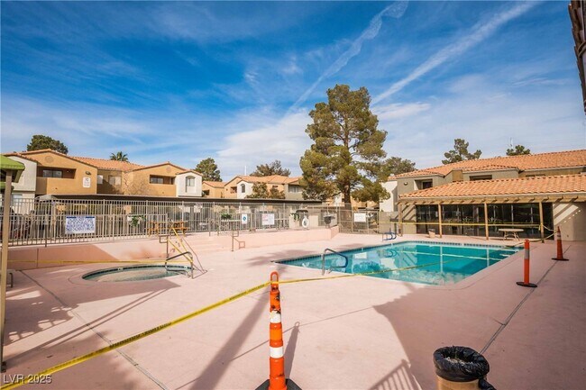 Building Photo - 3151 N Soaring Gulls Dr
