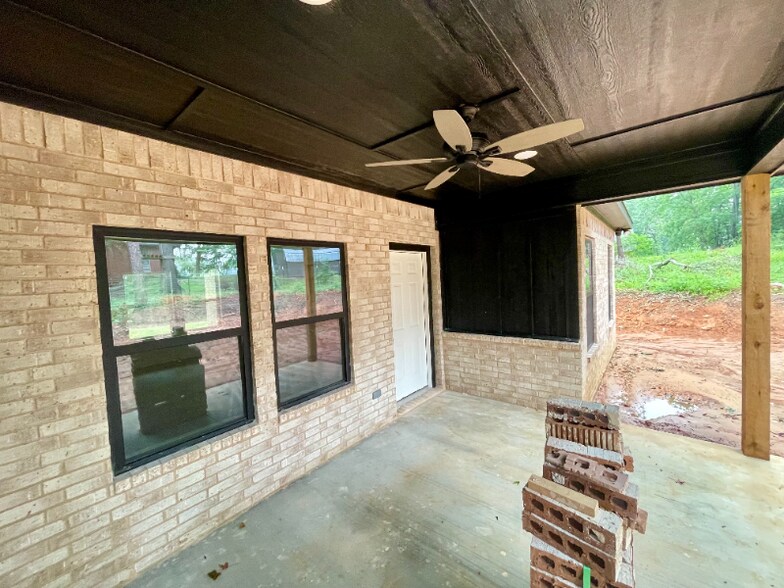 Building Photo - 18682 Porsche Dr