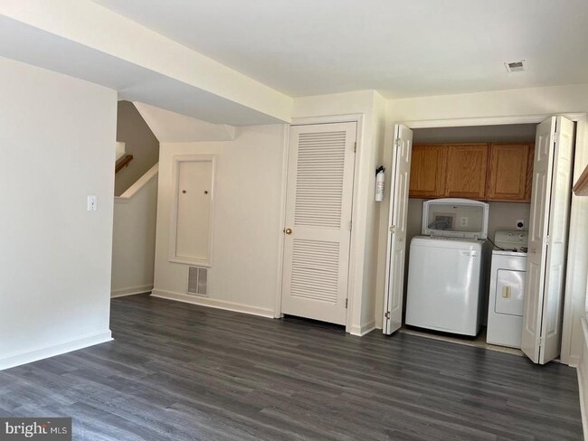 Building Photo - 14288 Glade Spring Dr
