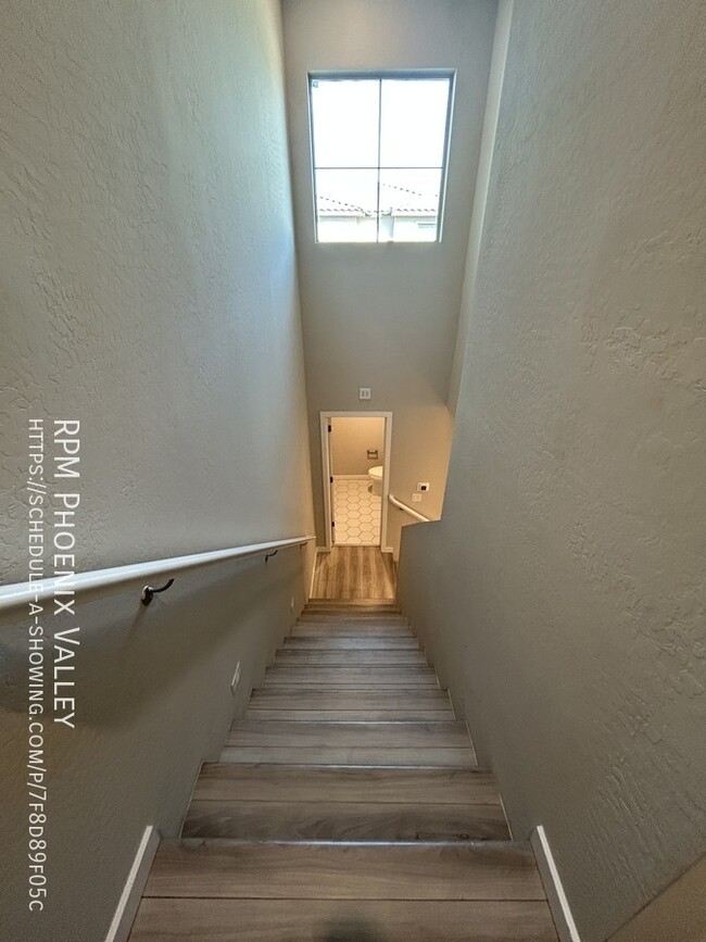 Building Photo - 3 Bed / 2.5 Bath Gilbert Townhome GATED Co...