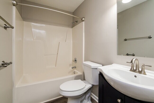 Building Photo - 3007 Brittany Dr