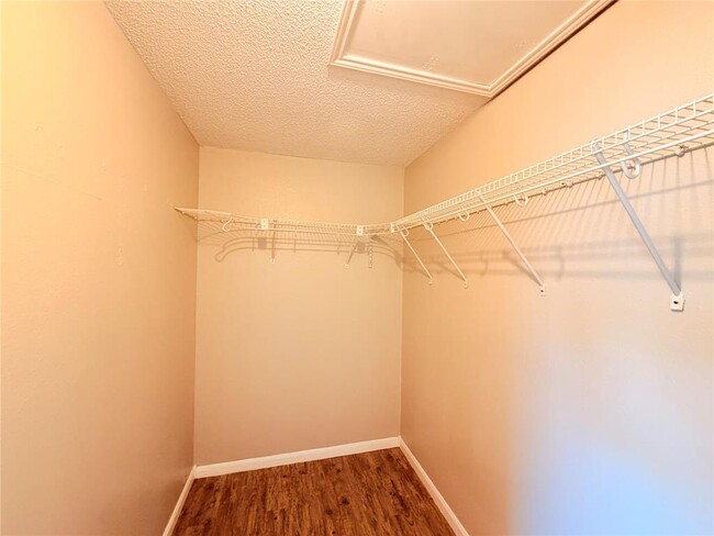 Building Photo - 14200 Sussman Ct