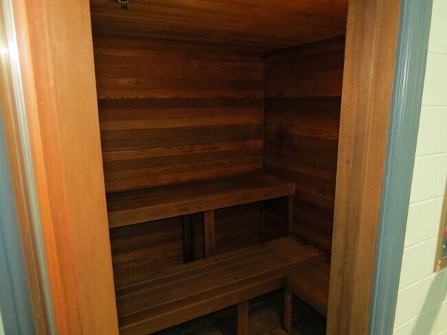 Building Photo - Incredible 1bed/1bath Condo Ideally Located in Belltown!