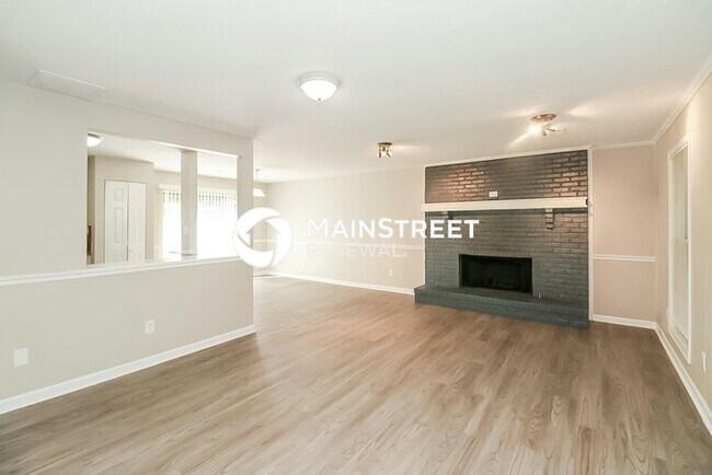 Building Photo - 3 Bedroom Pet-Friendly Home in Fayetteville, GA with Main Street Renewal