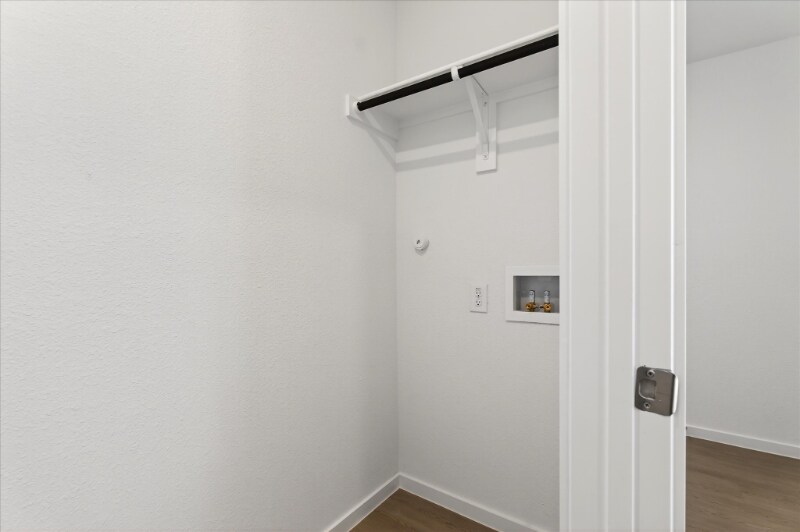 Building Photo - 2037 Belgian Dr