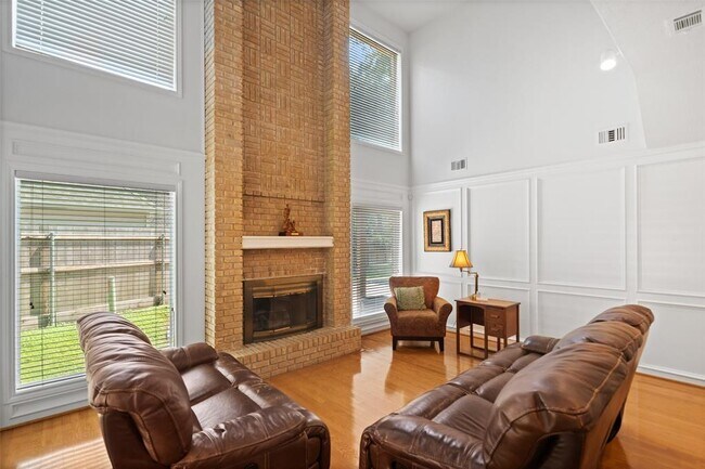 Building Photo - 6923 Mossridge Dr
