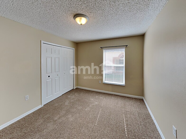 Building Photo - 2724 Maderia Cir