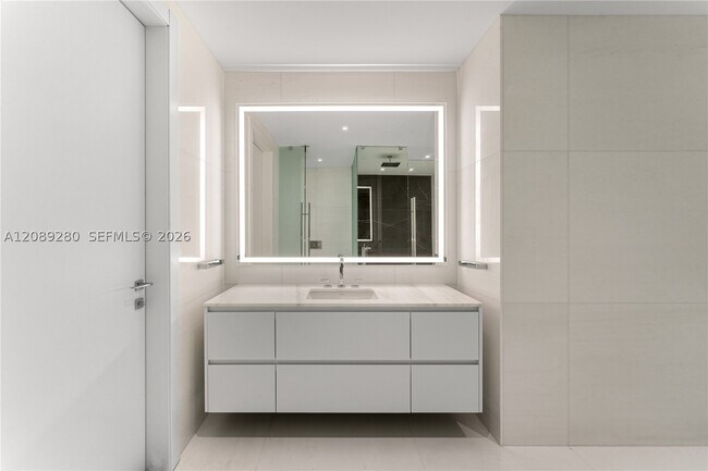 Building Photo - 300 Biscayne Blvd