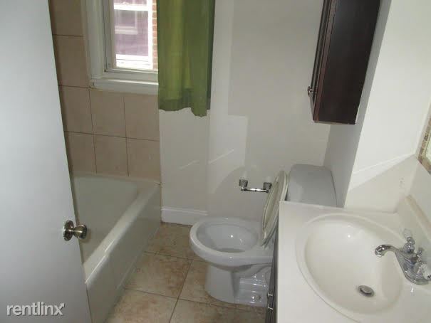 Primary Photo - 400 W Walnut Ln