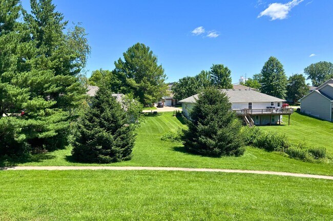 Building Photo - 2509 Hollyhock Dr