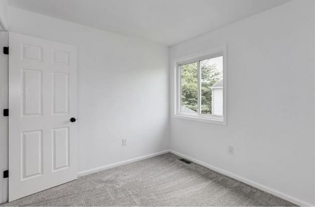 Building Photo - 62-63 3 Rivers Dr