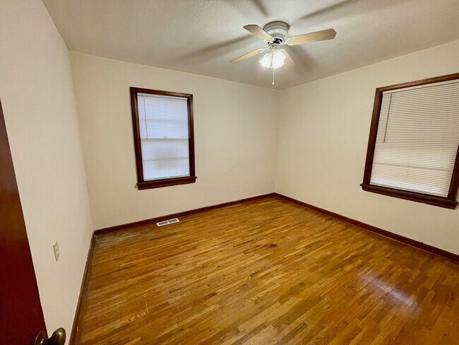 Building Photo - 2553 E. BENNETT ST. - NO PETS - CALL OFFIC...