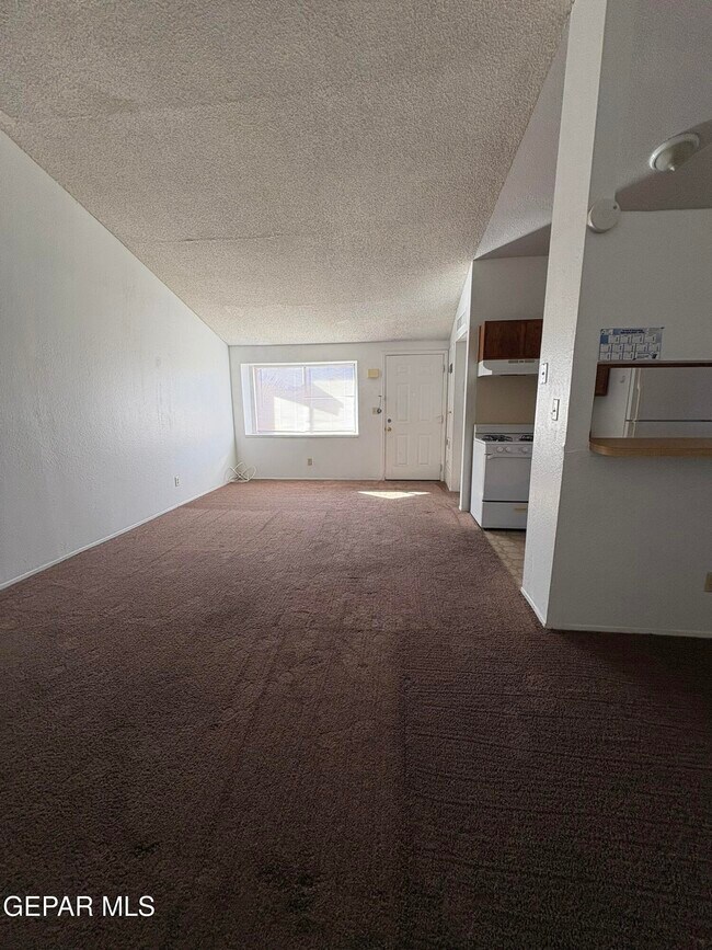 Building Photo - 1922 Lake Omega St