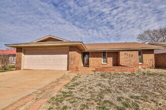 Building Photo - Spacious and Gorgeous 3/2 in Northwest Lub...
