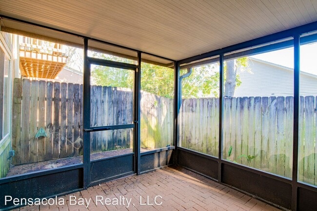 Building Photo - 2 br, 2.5 bath House - 3506 Parkwood Ave