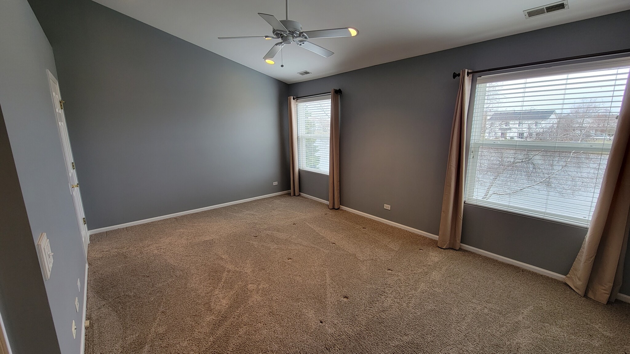 Building Photo - 2807 Stonewater Dr