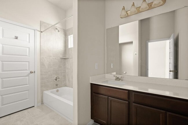 Building Photo - 5601 Respinto Dr