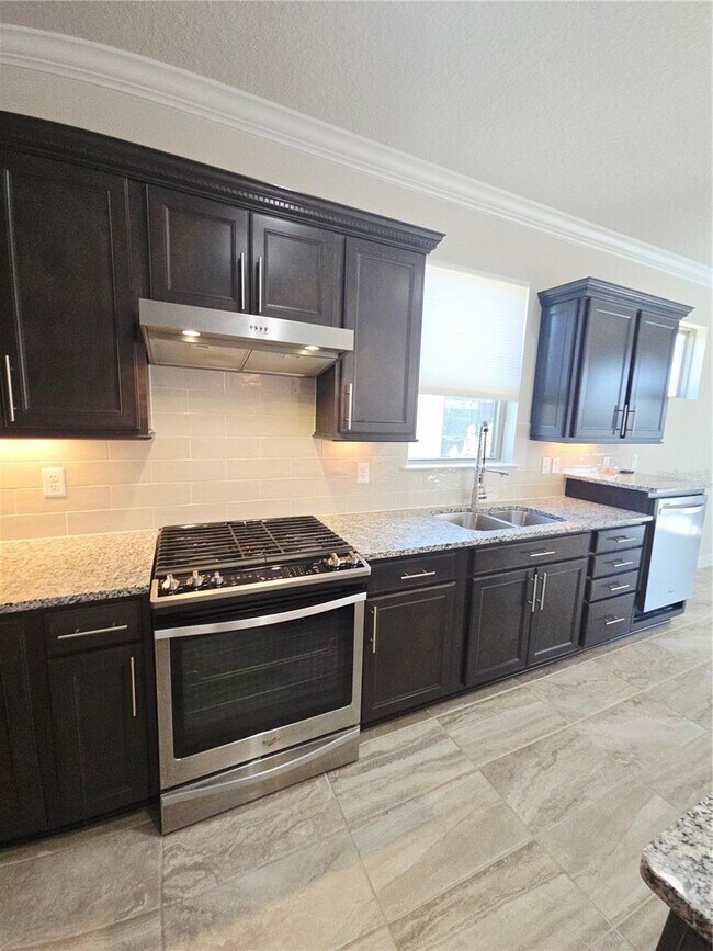 Building Photo - 588 Cantabria Dr