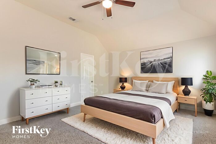 Building Photo - 15642 Gatsby Ln