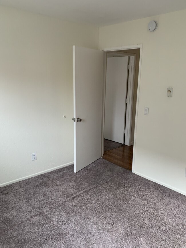 Building Photo - 1351 N Orange Dr