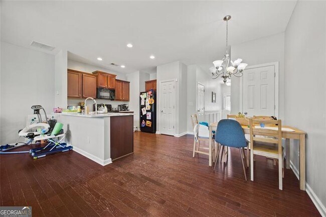 Building Photo - 3203 CYRUS Ln