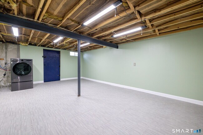 Building Photo - 34 Silver Ln