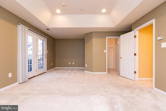 Building Photo - 1206 Maple Grove Ln