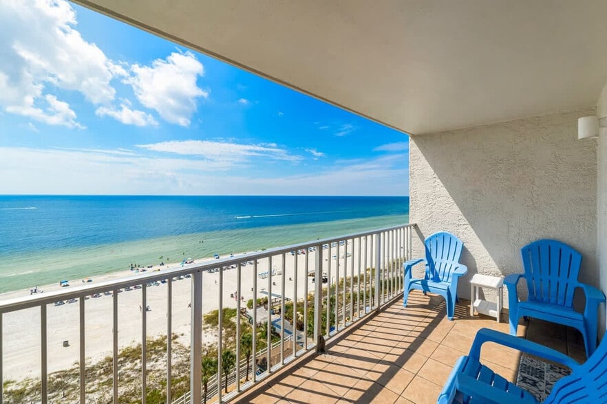 Building Photo - 8743 Thomas Dr