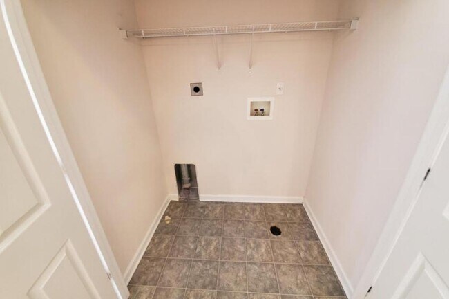 Building Photo - Single Level Townhouse in Campbell County