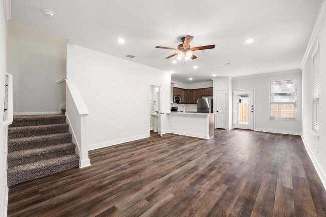 Building Photo - 50% Security Deposit! Like-New 3BR Duplex in Gated Community w/ Parks, Granite Kitchen & Private ...