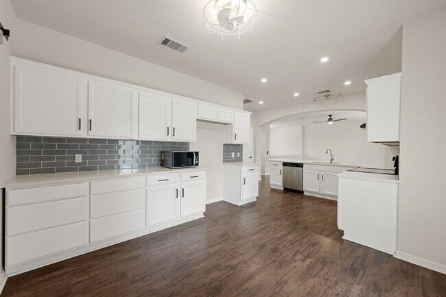 Building Photo - 8902 Magna Carta Loop