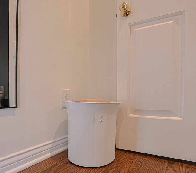 Building Photo - 1645 Burks Branch Rd