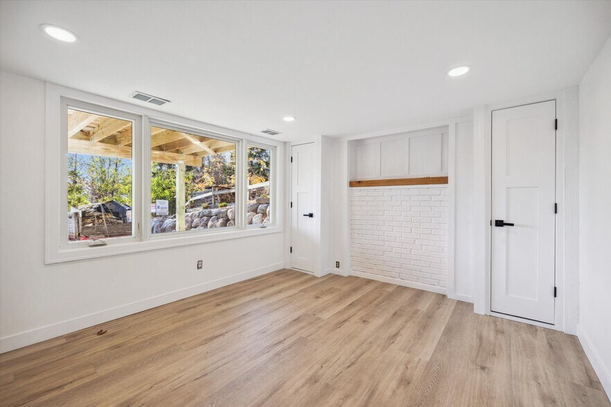 Building Photo - 5340 Edsall Rd