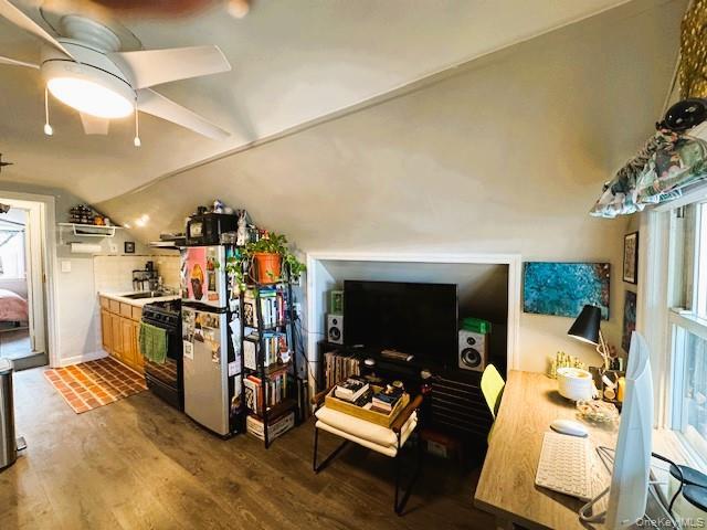 Building Photo - 244 E Hudson St