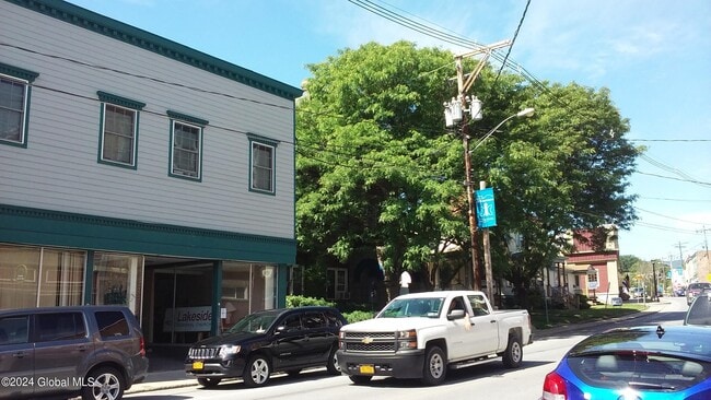 Building Photo - 106 Montcalm St
