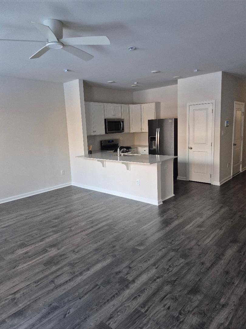 Building Photo - 325 Mazzeo Dr