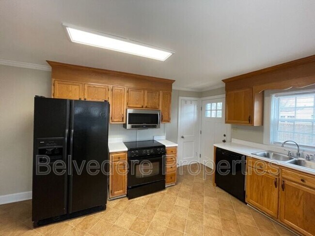 Building Photo - 804 Graylyn Dr