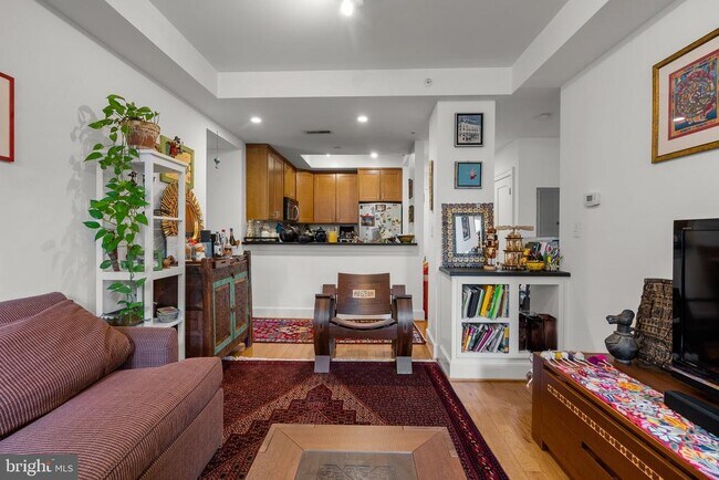 Building Photo - 3220 17th St NW