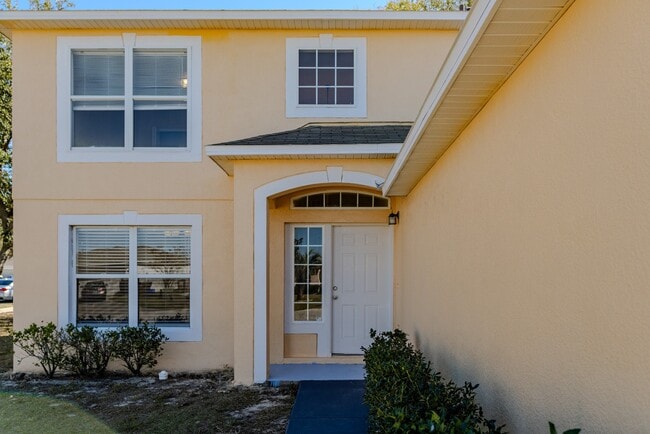 Building Photo - Spacious 4-Bed Groveland Home with Attached Garage, Central Air, and Private Patio