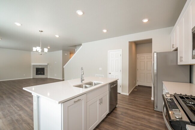 Building Photo - 9226 Rifle St