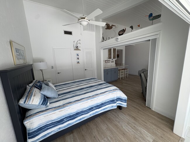 Building Photo - 907 Gibbs Rd