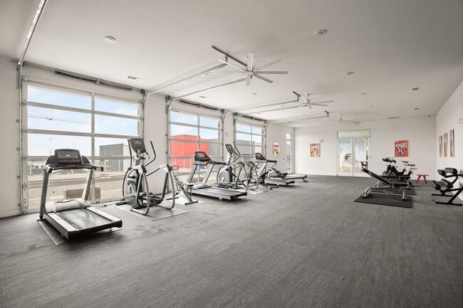 Building Photo - 4361 S Congress Ave