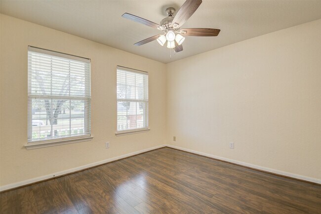 Building Photo - 17523 Cypress Orchard Ln