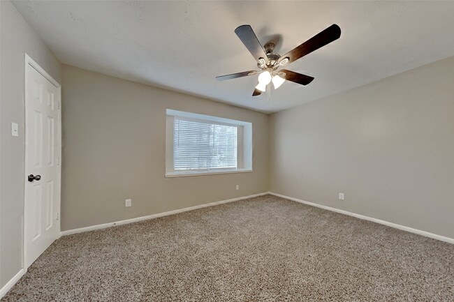 Building Photo - 7010 Durango Dr