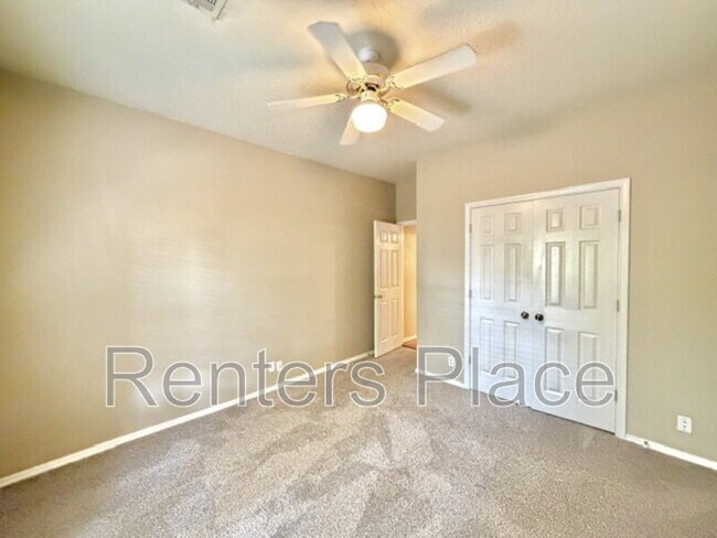Building Photo - 204 N Magnolia Ct