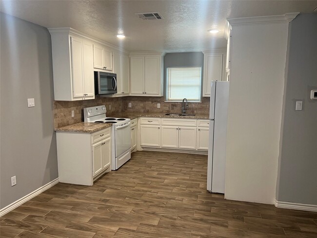 Building Photo - 2375 Virginia Ct