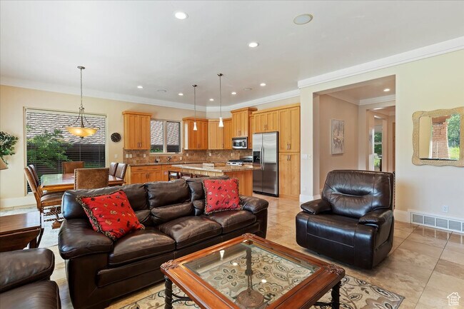 Building Photo - 4859 Eagle Ridge Dr