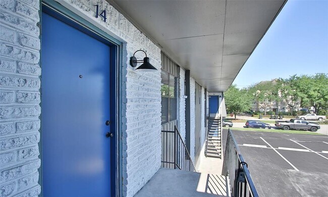 Building Photo - 5201 Crawford St