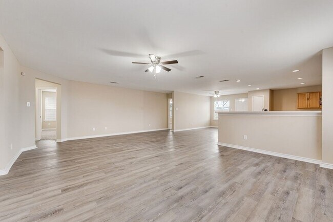 Building Photo - 6213 Balcony Ln